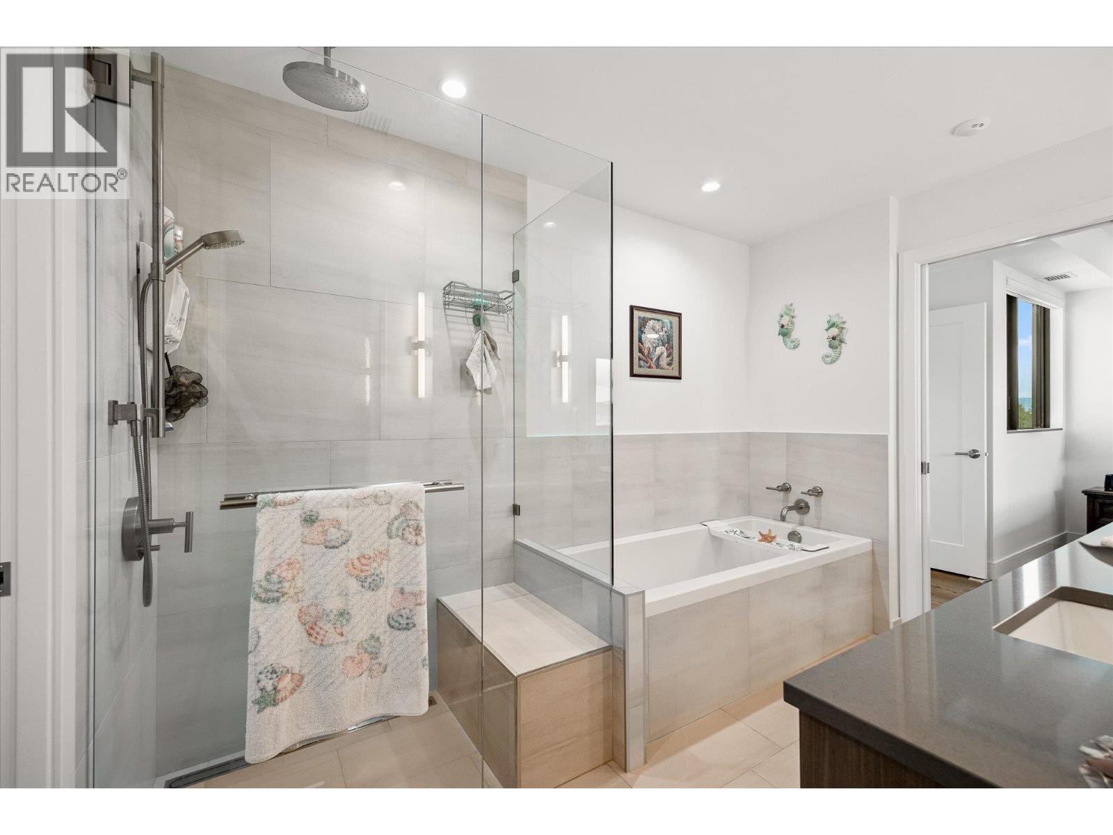#3405 3000 Ariva Drive - 29