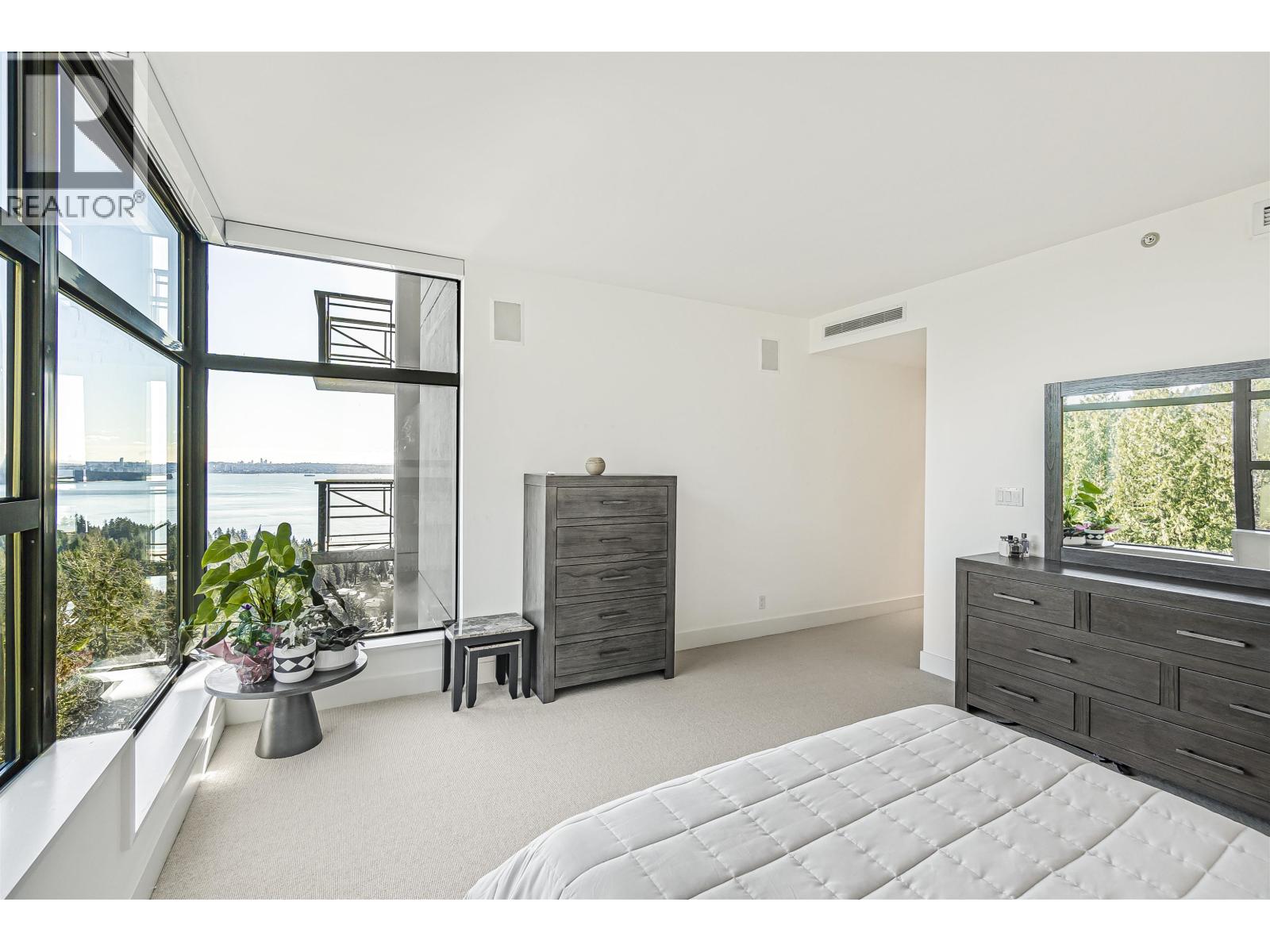 1001 3315 CYPRESS PLACE, West Vancouver