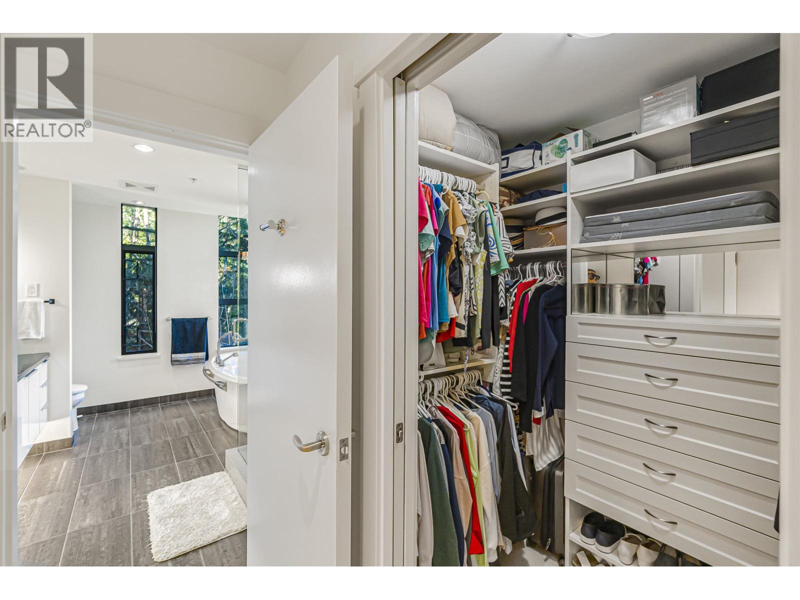 1001 3315 CYPRESS PLACE, West Vancouver