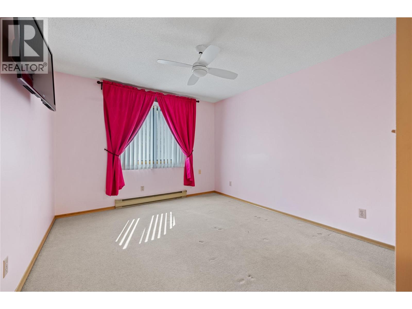 104 1035 Bernard Avenue, Kelowna