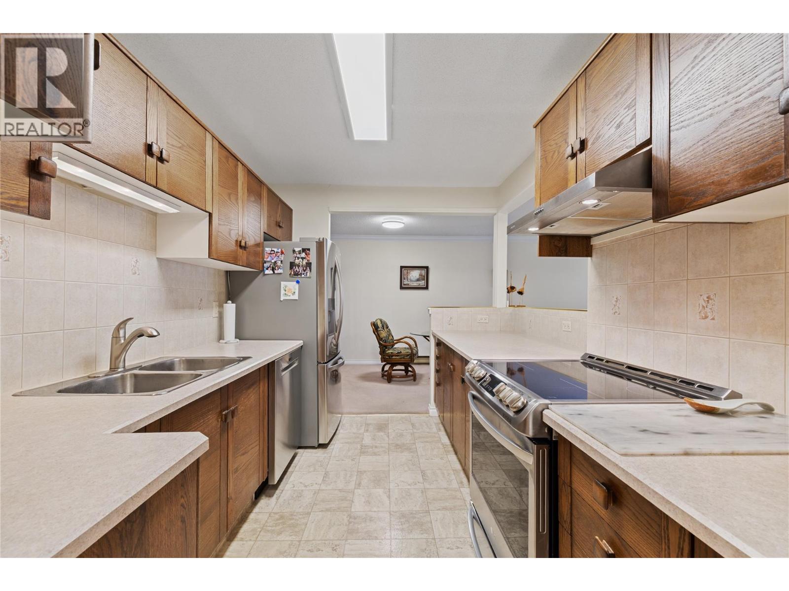 104 1035 Bernard Avenue, Kelowna