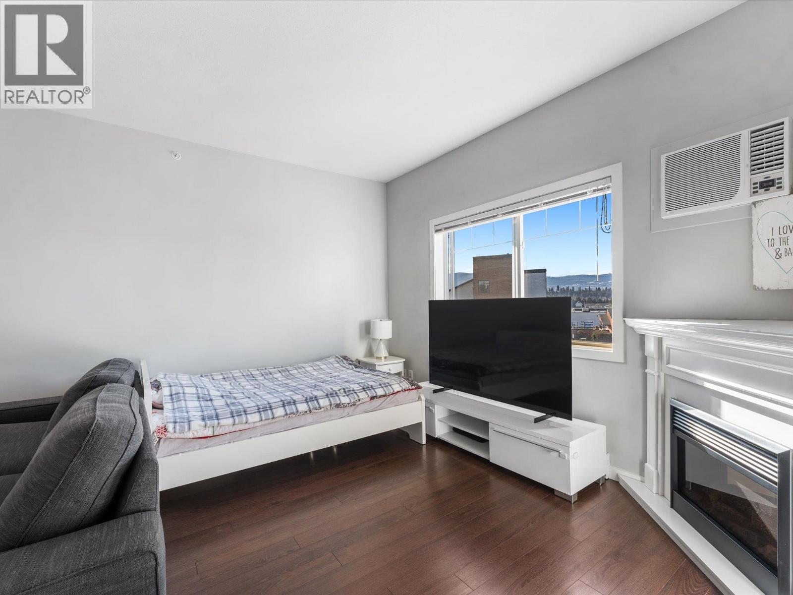 302 345 Mills Road, Kelowna