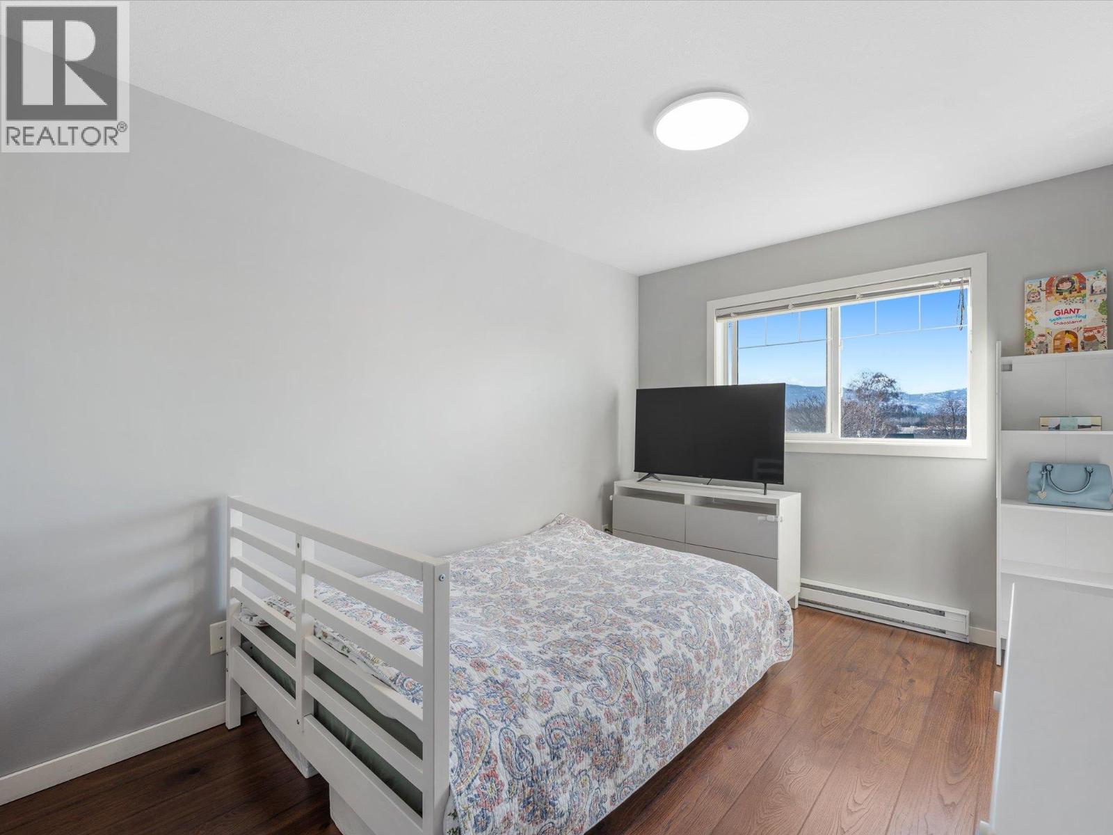 302 345 Mills Road, Kelowna