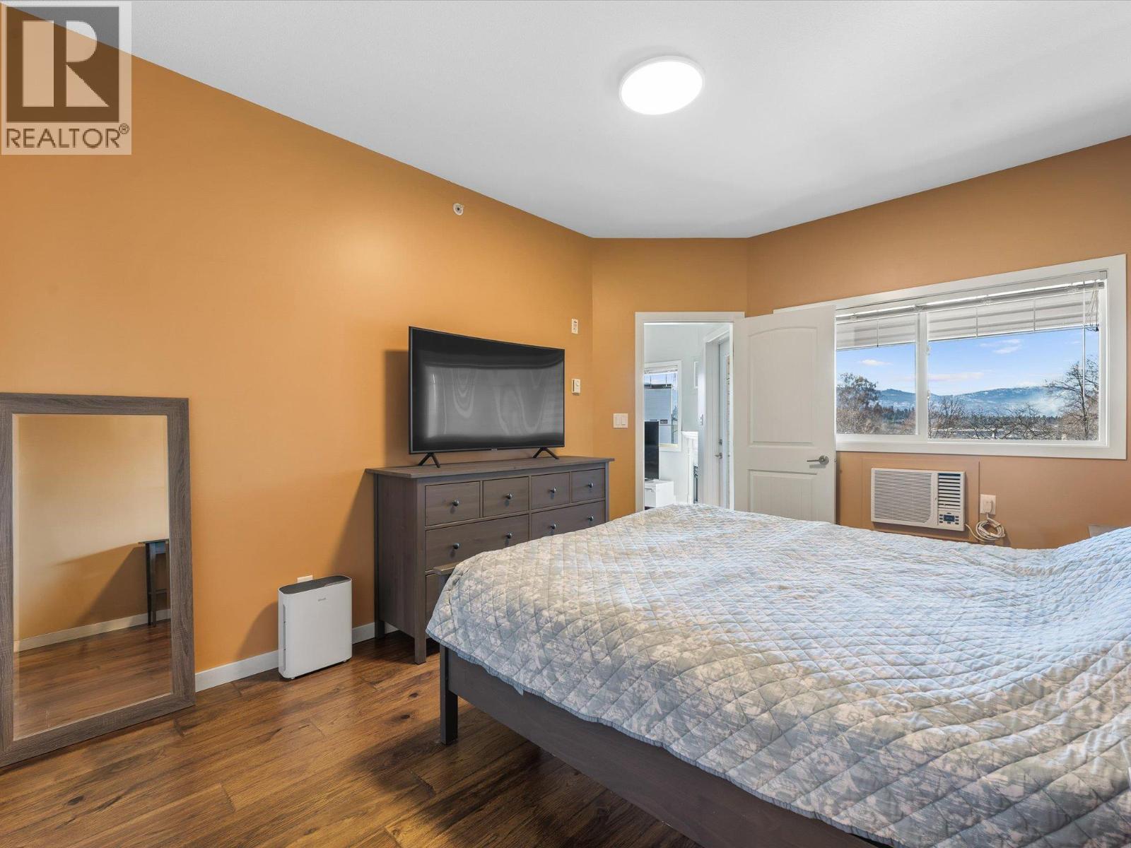 302 345 Mills Road, Kelowna