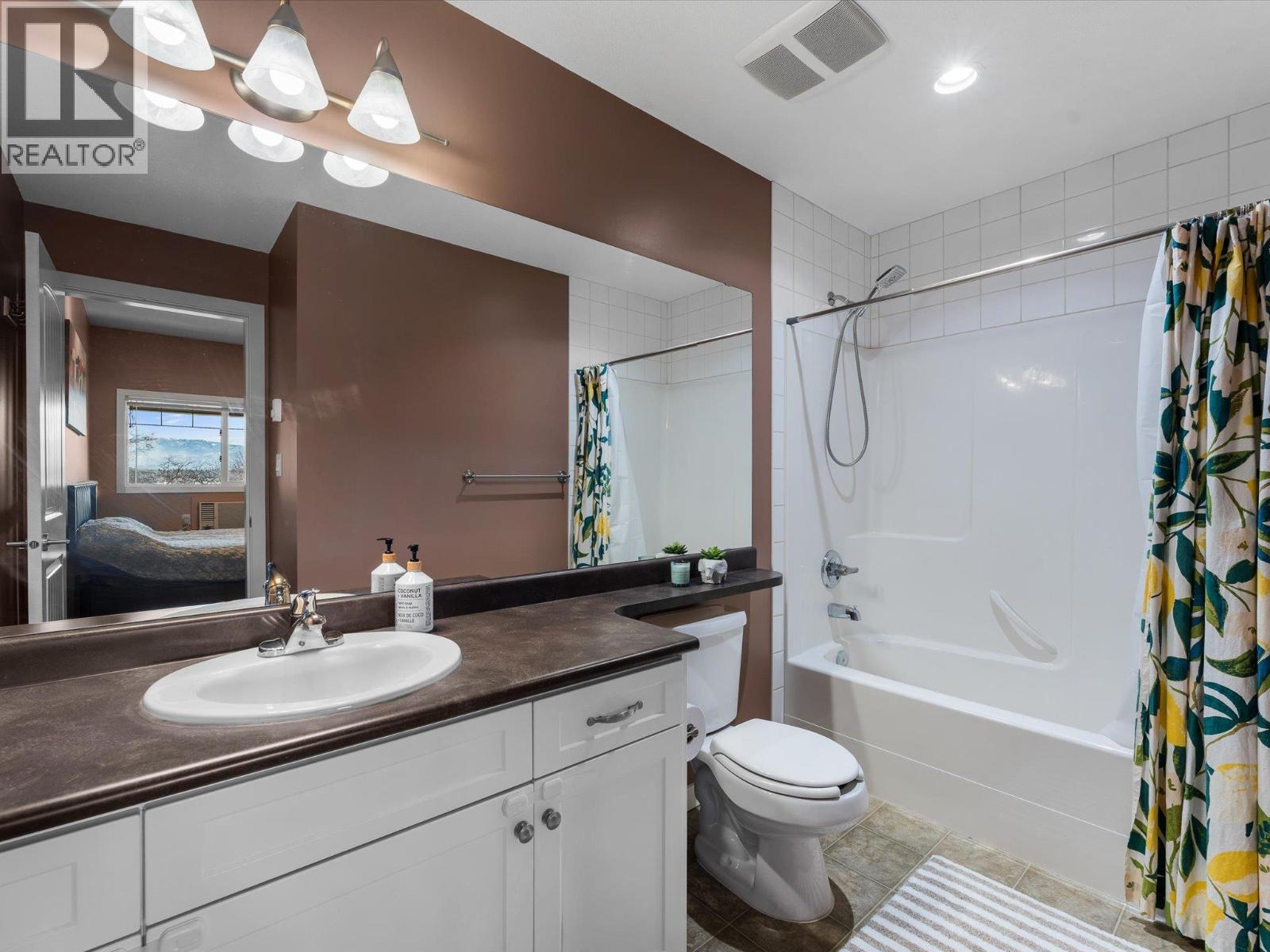 302 345 Mills Road, Kelowna