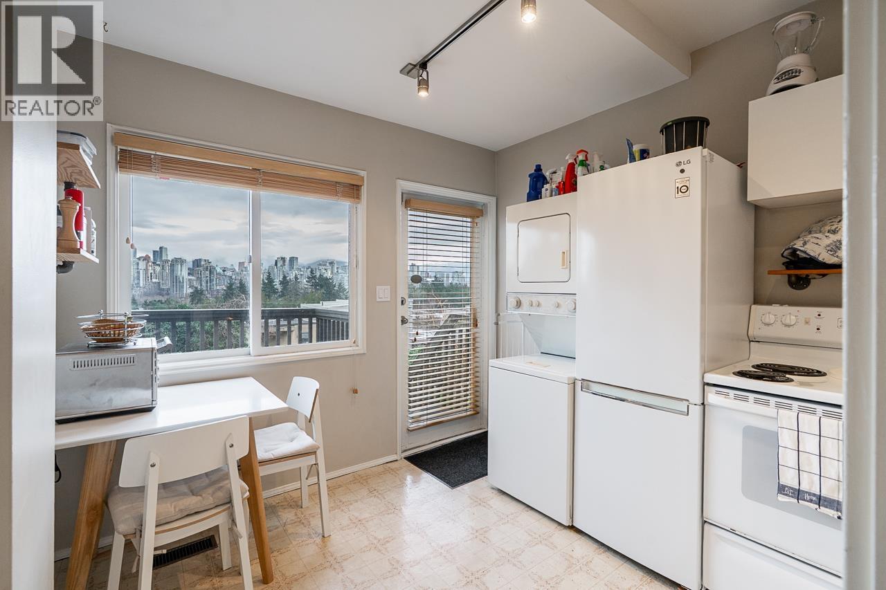 967 W 8TH AVENUE, Vancouver