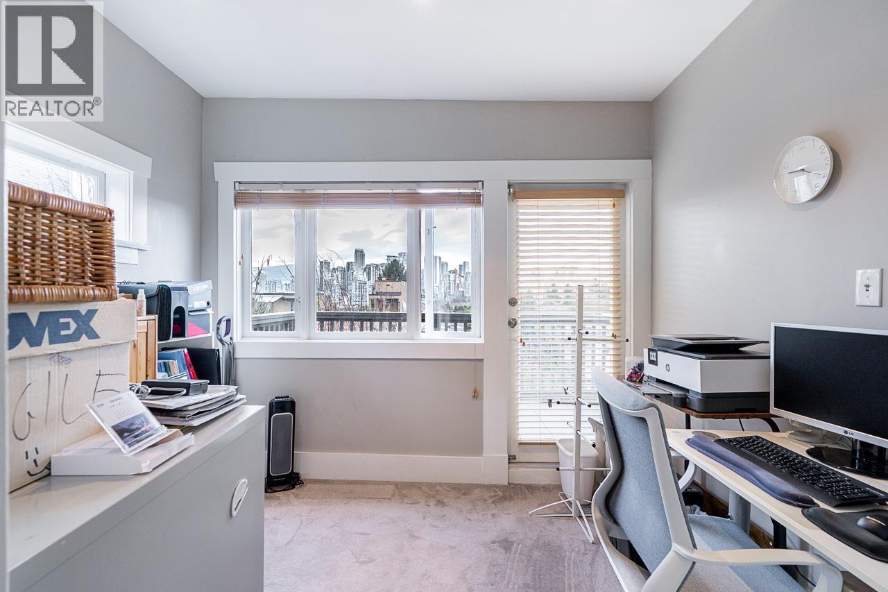 967 W 8TH AVENUE, Vancouver