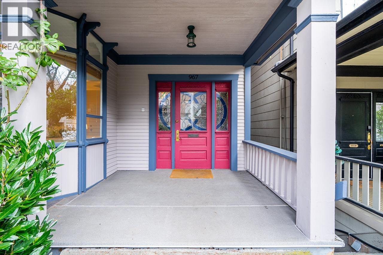 967 W 8TH AVENUE, Vancouver