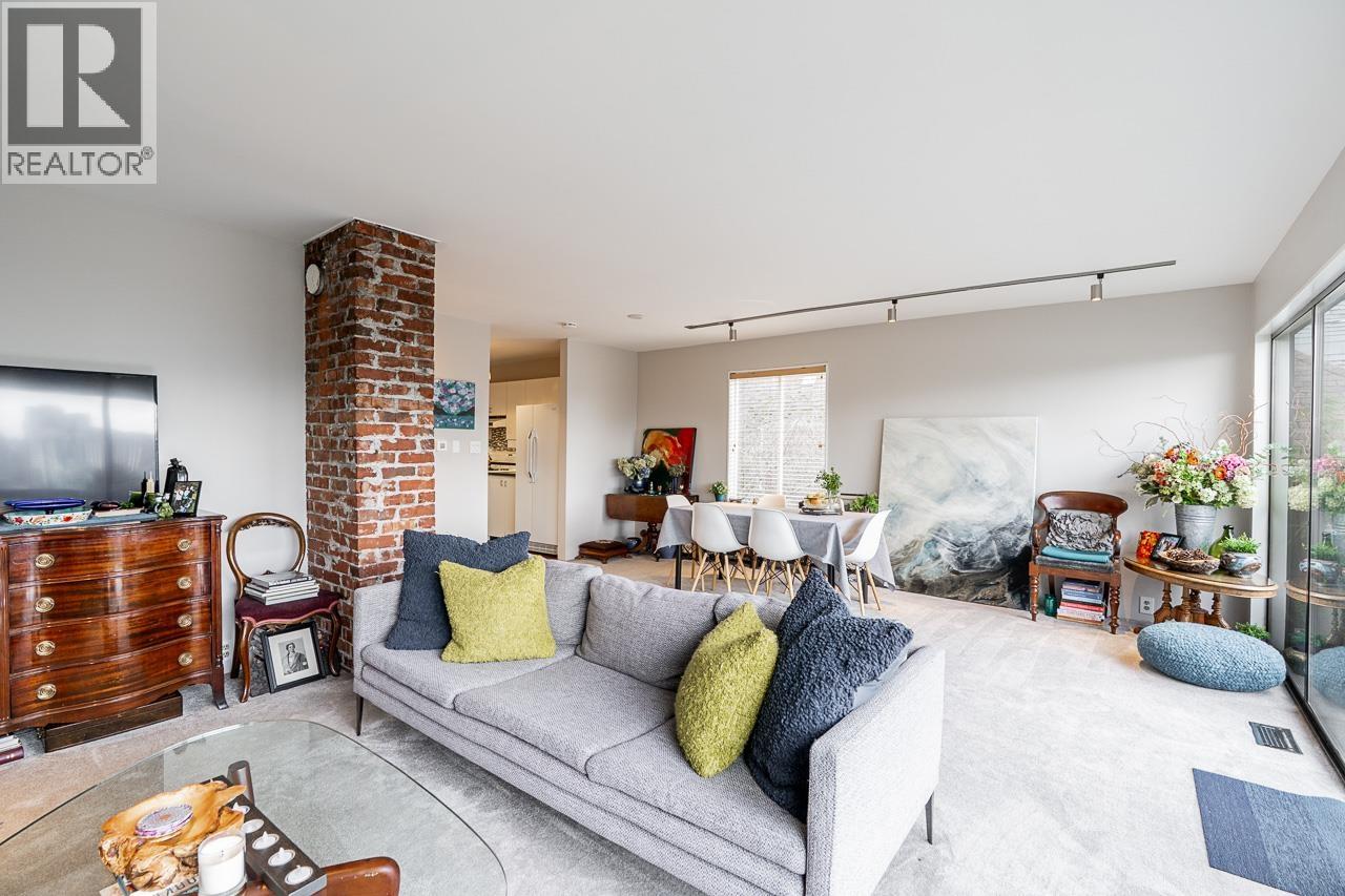 967 W 8TH AVENUE, Vancouver