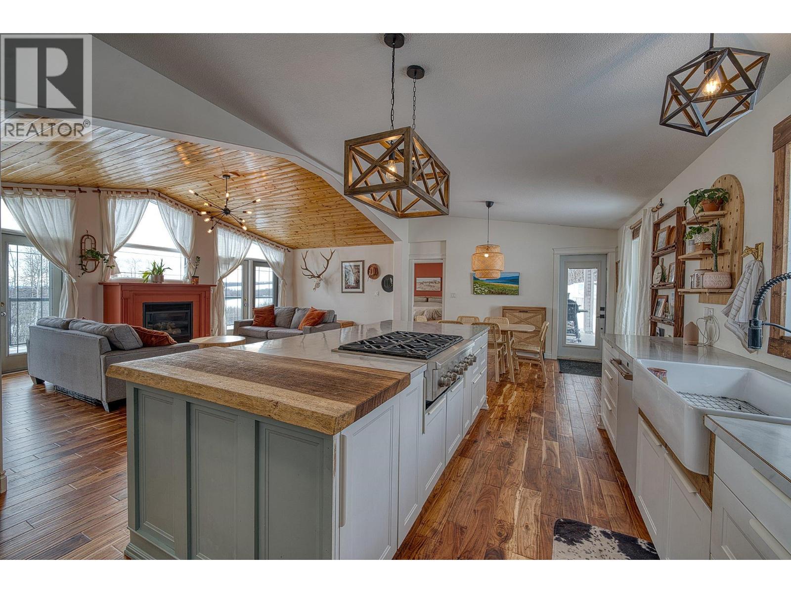 13389 DONIS ROAD - Photo 3 of 38, Fort St. John, British Columbia