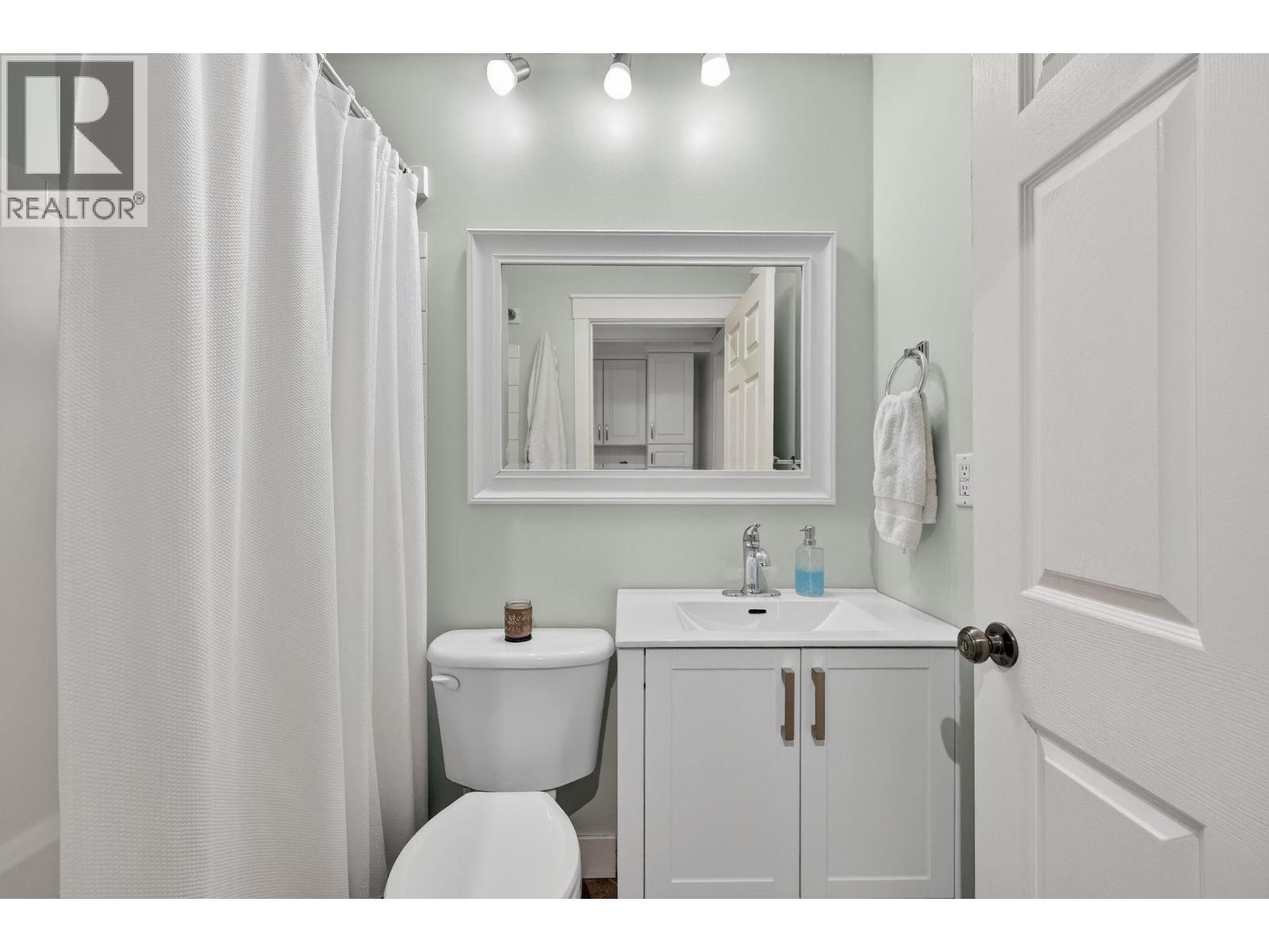 109 1390 Dilworth Crescent, Kelowna