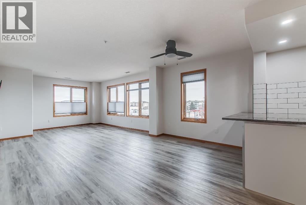 429, 1182 Southview Drive SE - Photo 4 of 45, Medicine Hat, Alberta