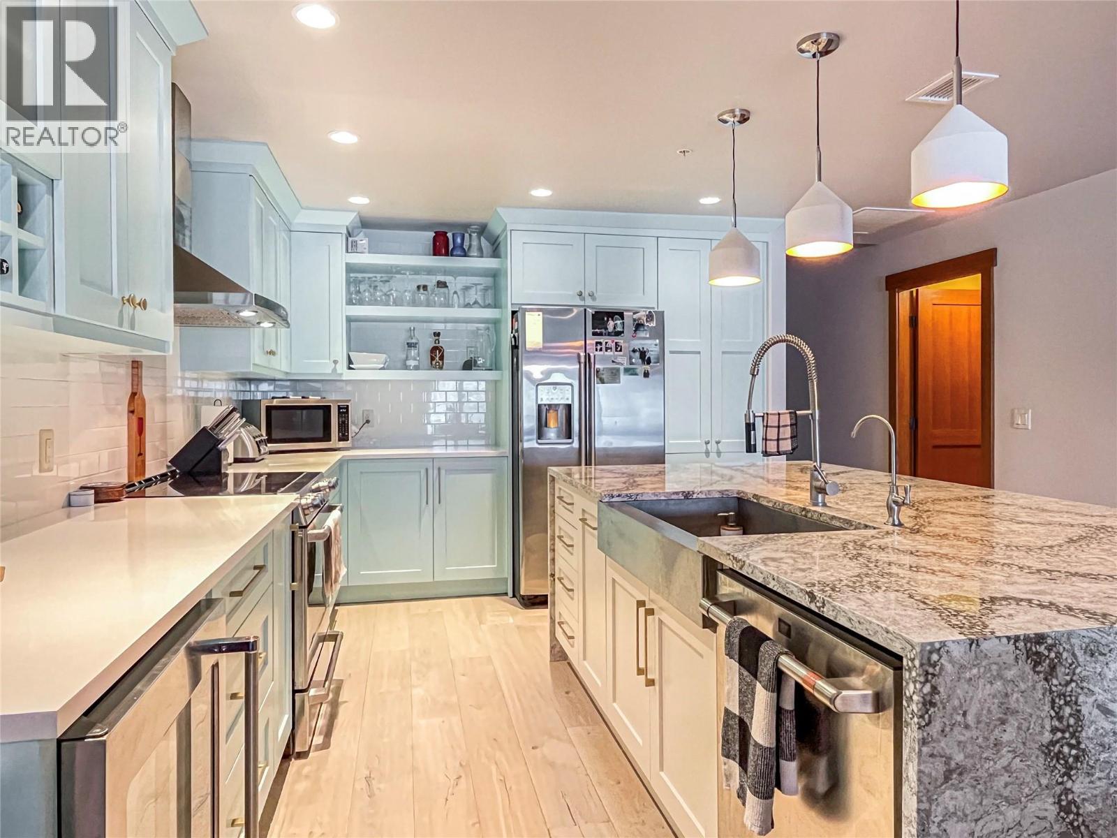 #302 2418 LAKESHORE Drive - 11