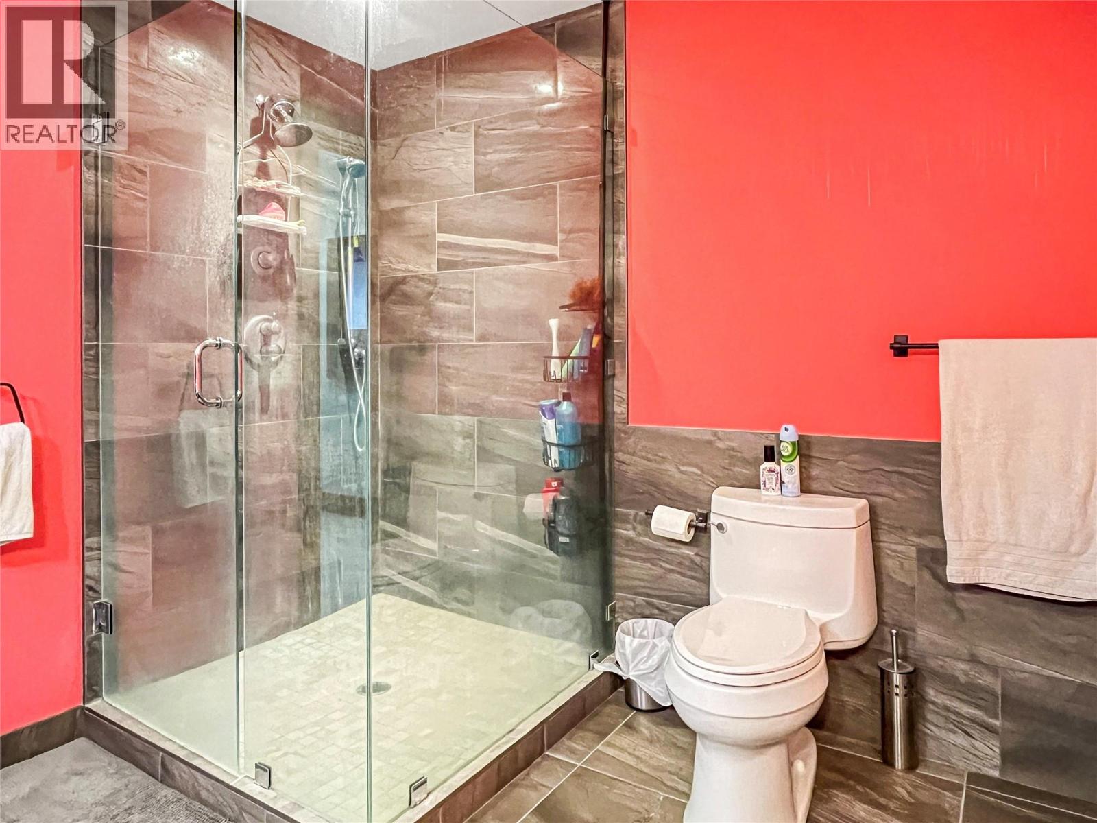 2418 LAKESHORE Drive Unit# 302, Osoyoos