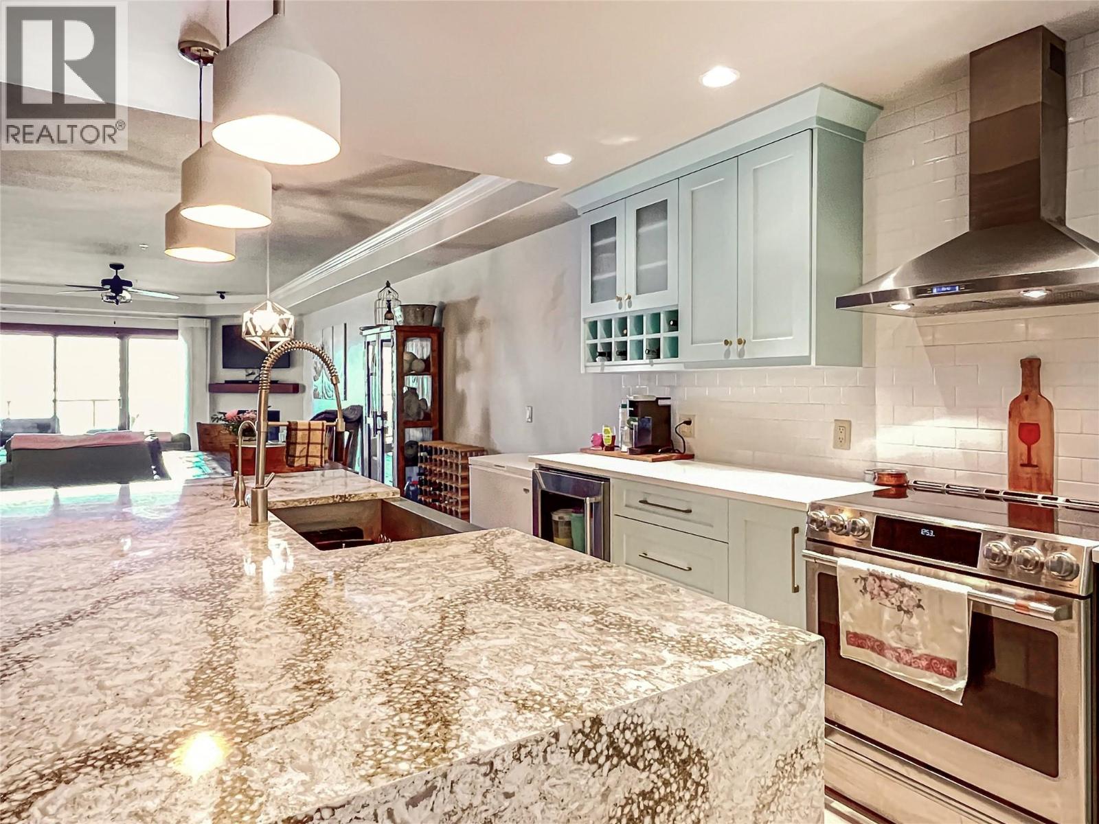 #302 2418 LAKESHORE Drive - 12