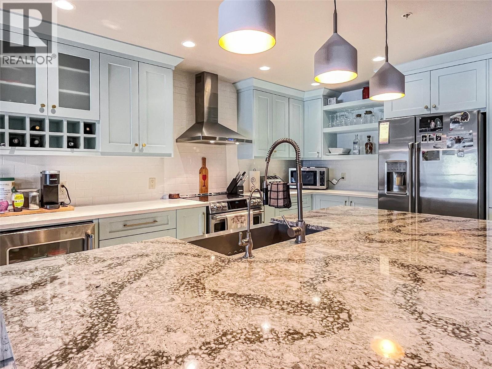 #302 2418 LAKESHORE Drive - 13