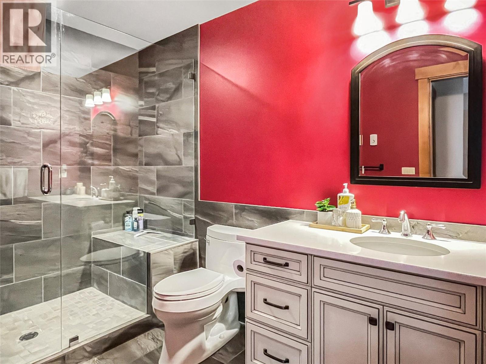 2418 LAKESHORE Drive Unit# 302, Osoyoos