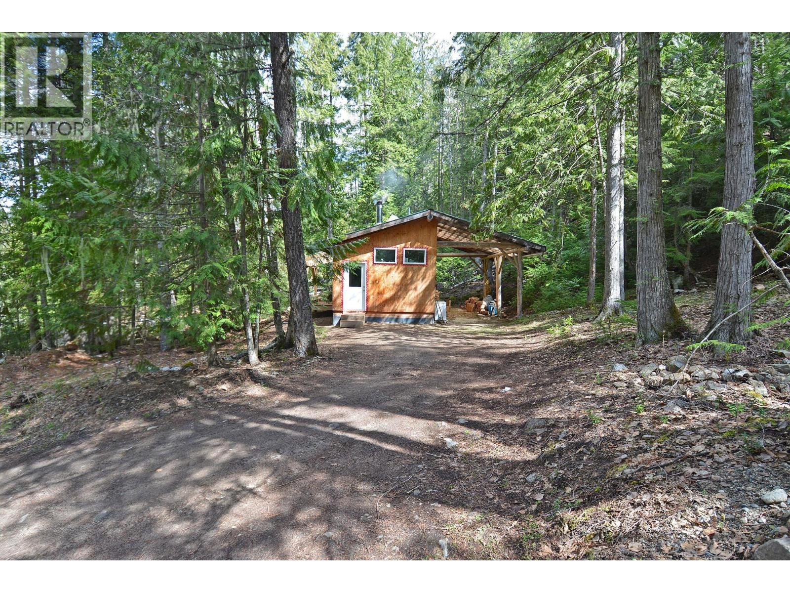 8907 MARTENS Road, Slocan