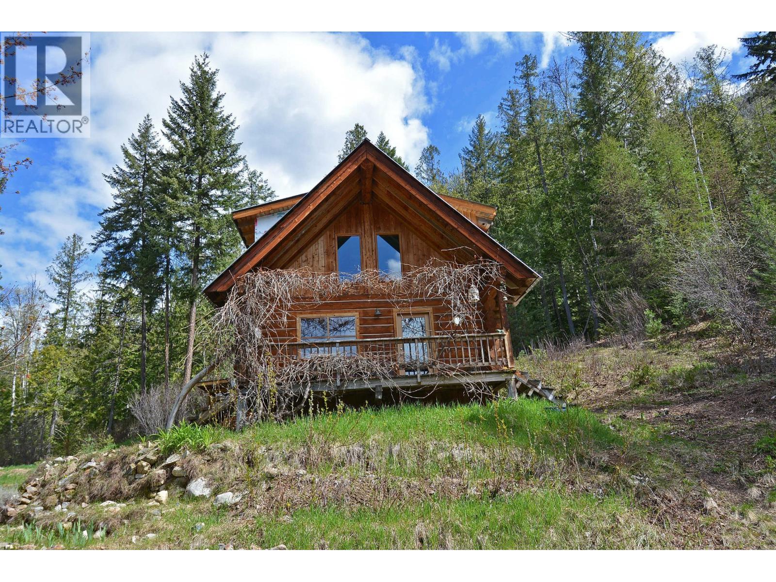 8907 MARTENS Road, Slocan