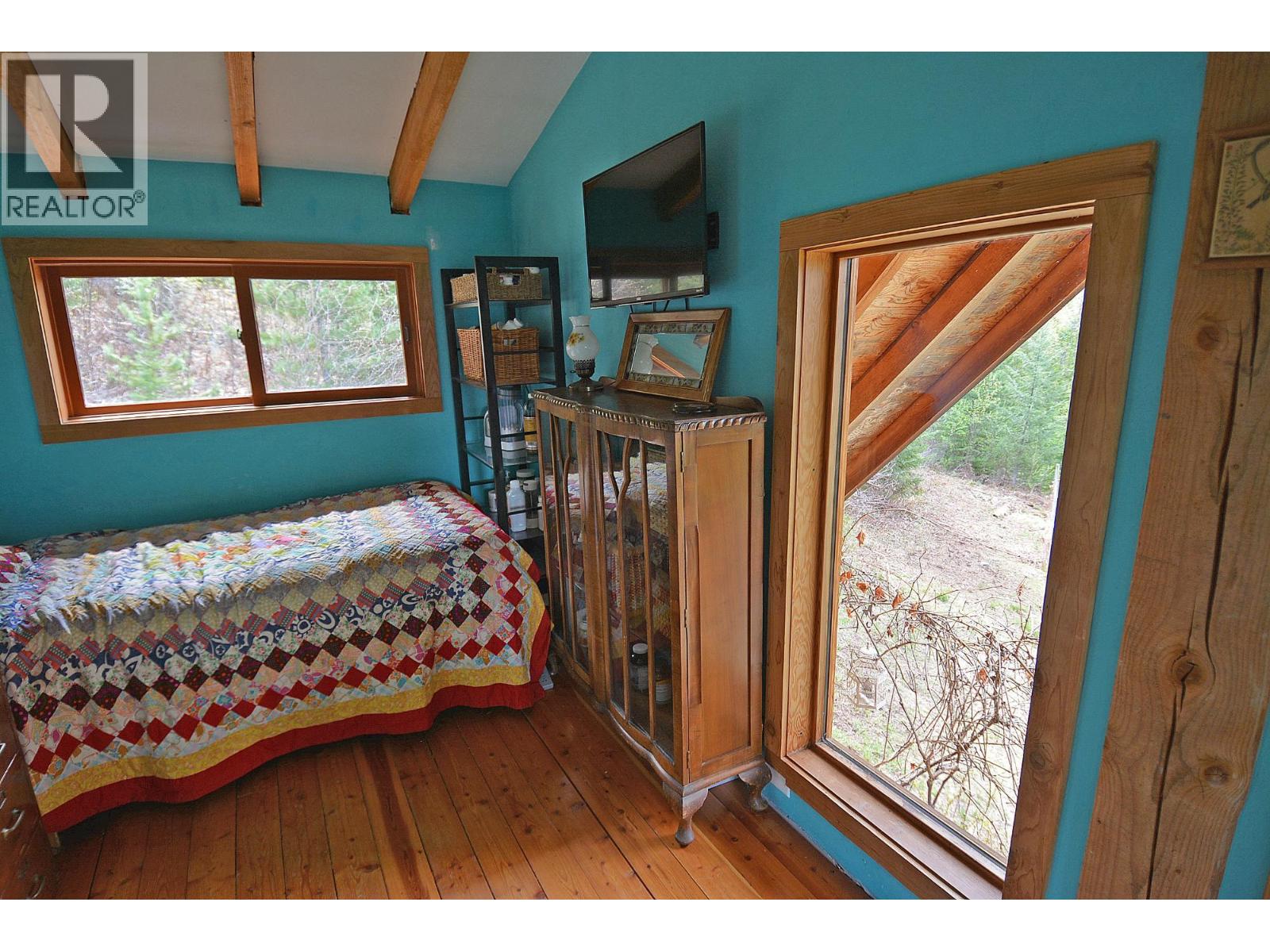 8907 MARTENS Road, Slocan