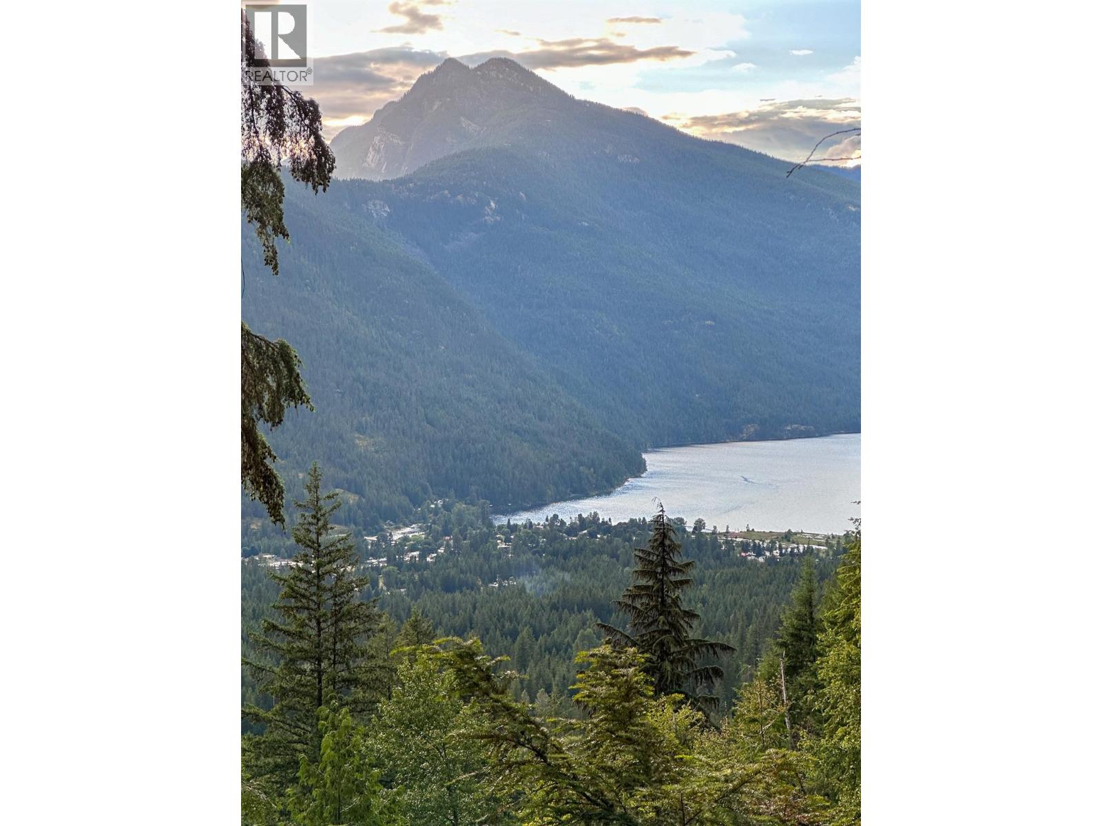 8907 MARTENS Road, Slocan