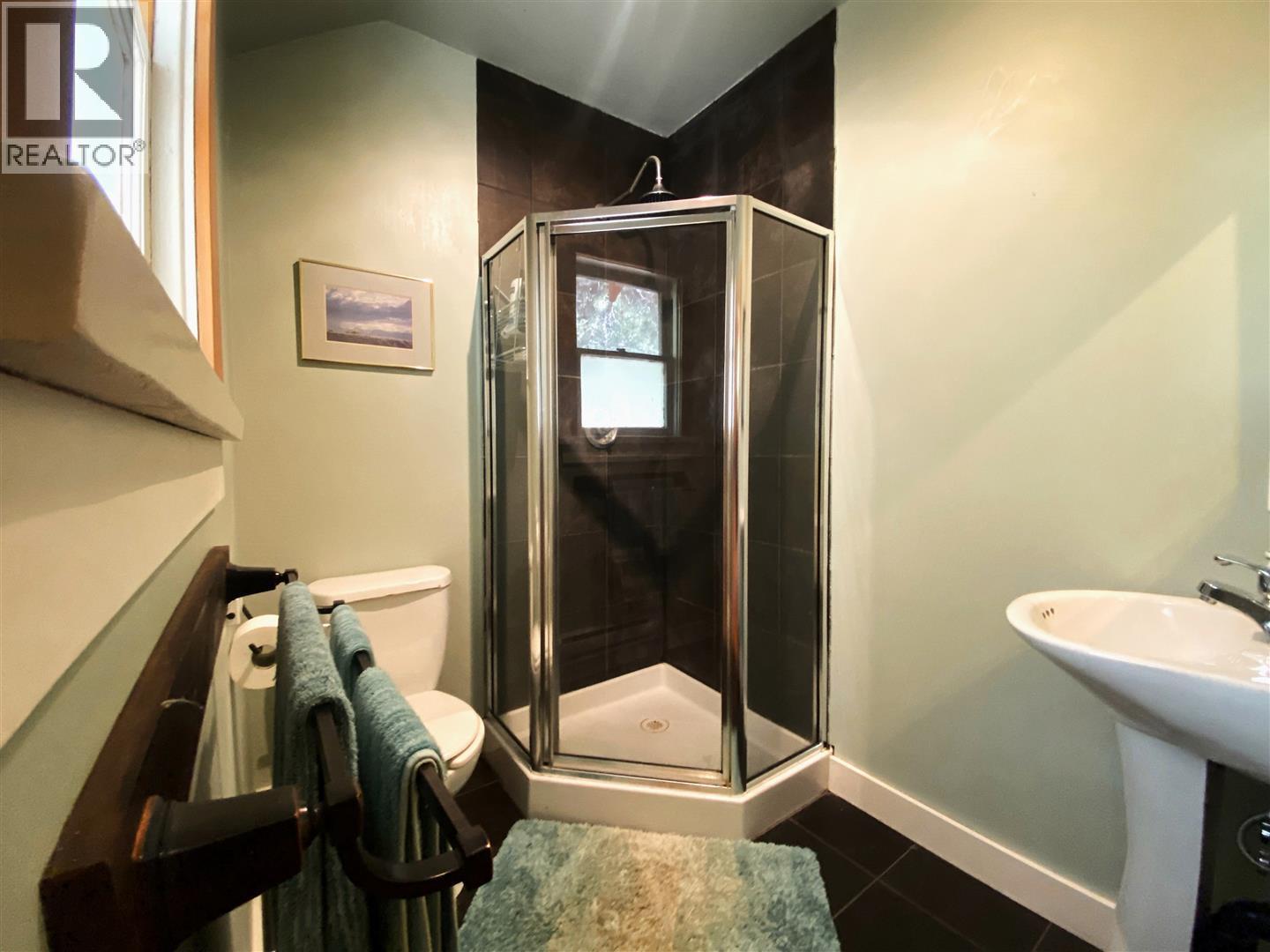 3880 Pioneer Road, Bralorne