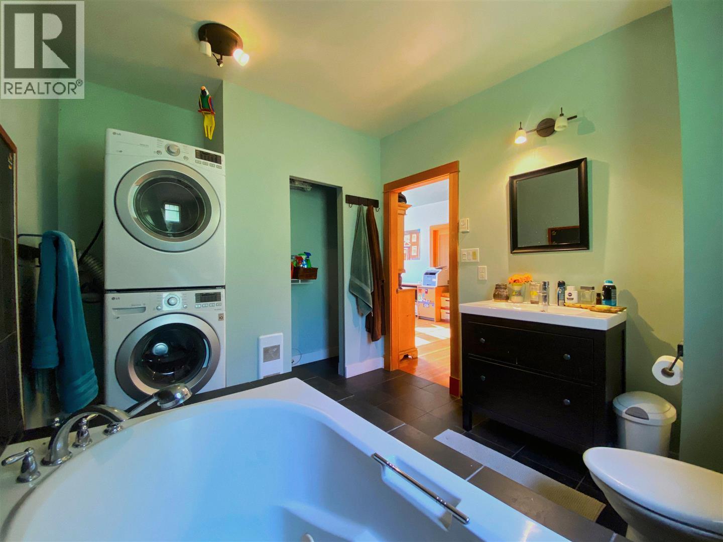 3880 Pioneer Road, Bralorne