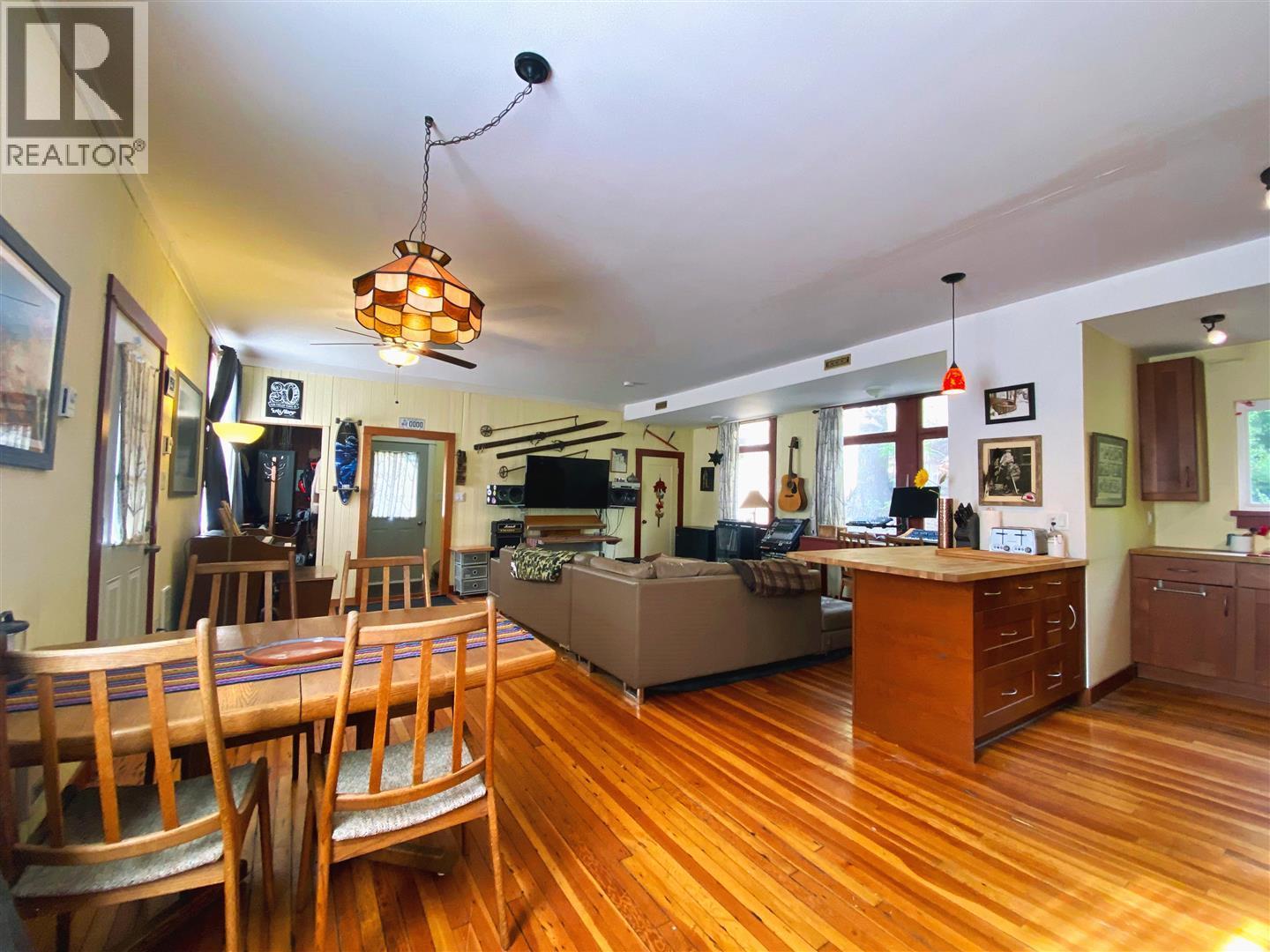 3880 Pioneer Road - 3