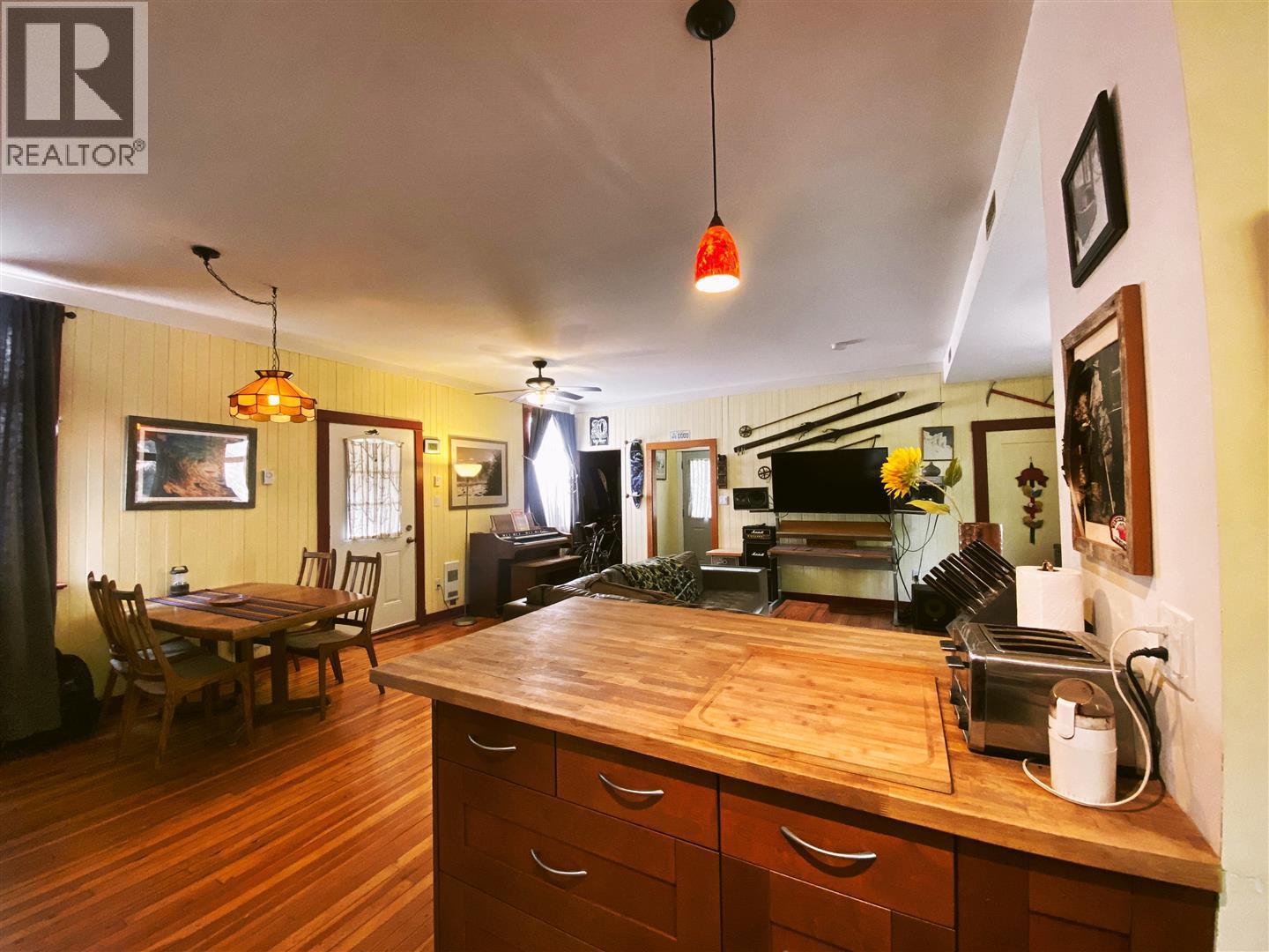 3880 Pioneer Road, Bralorne