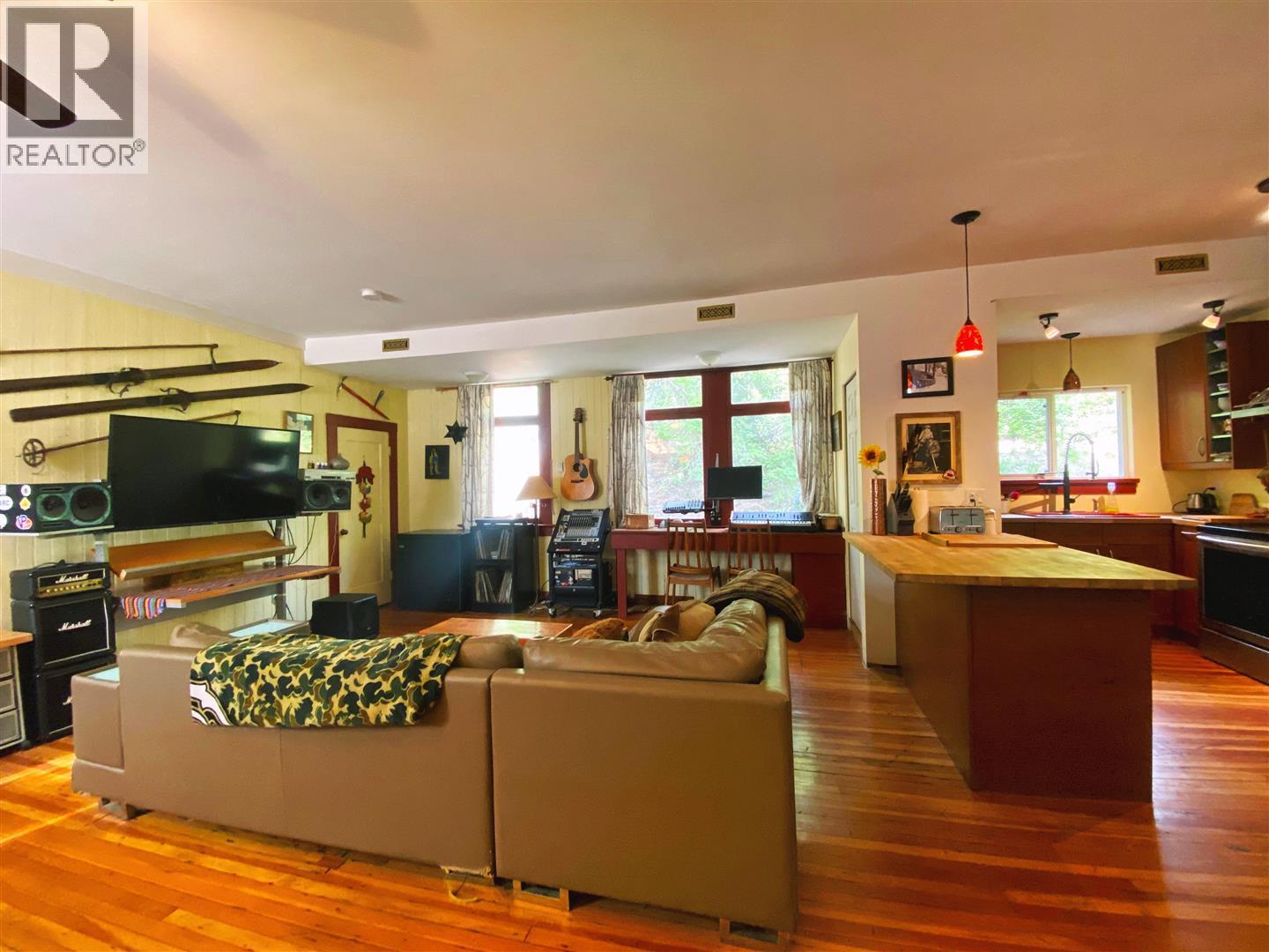 3880 Pioneer Road, Bralorne