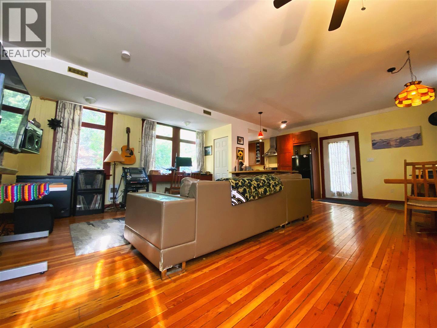 3880 Pioneer Road, Bralorne