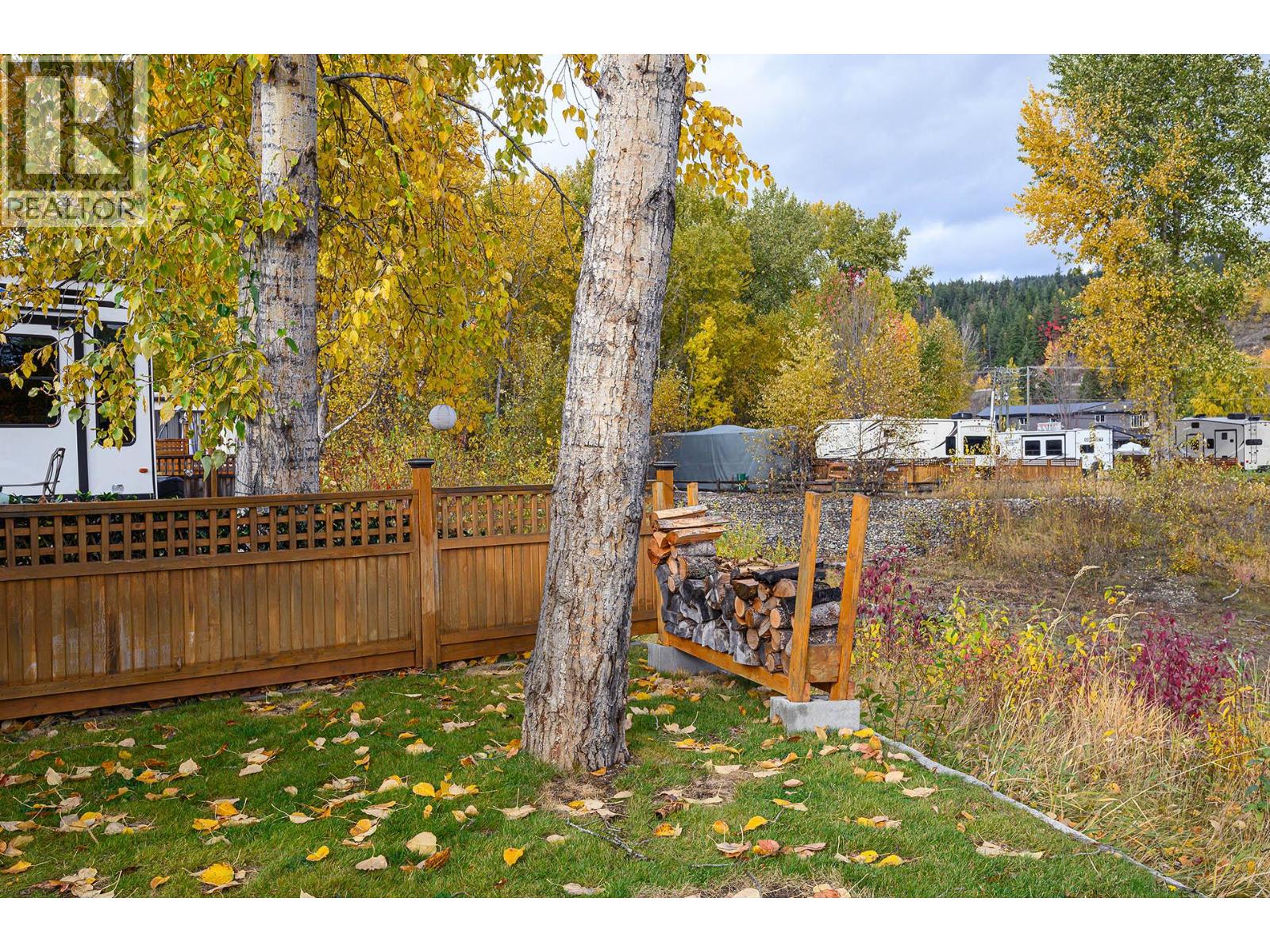 2 CLUBHOUSE LANE - 25