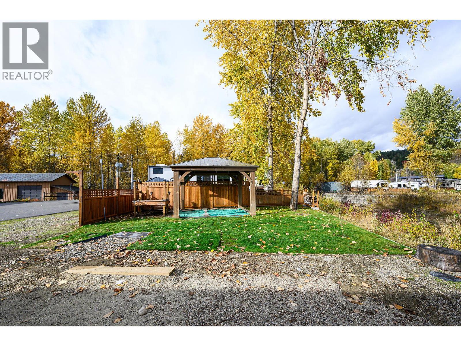 2 CLUBHOUSE LANE - 6