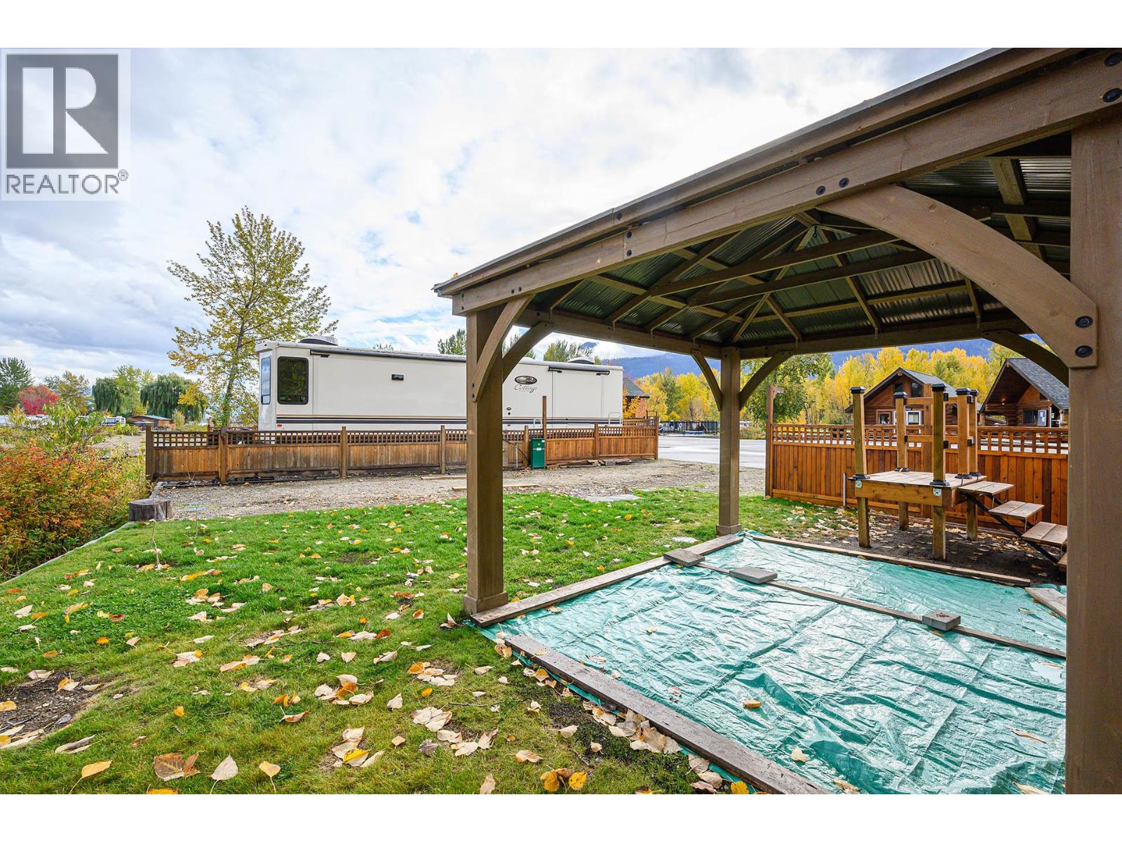 2 CLUBHOUSE LANE - 9