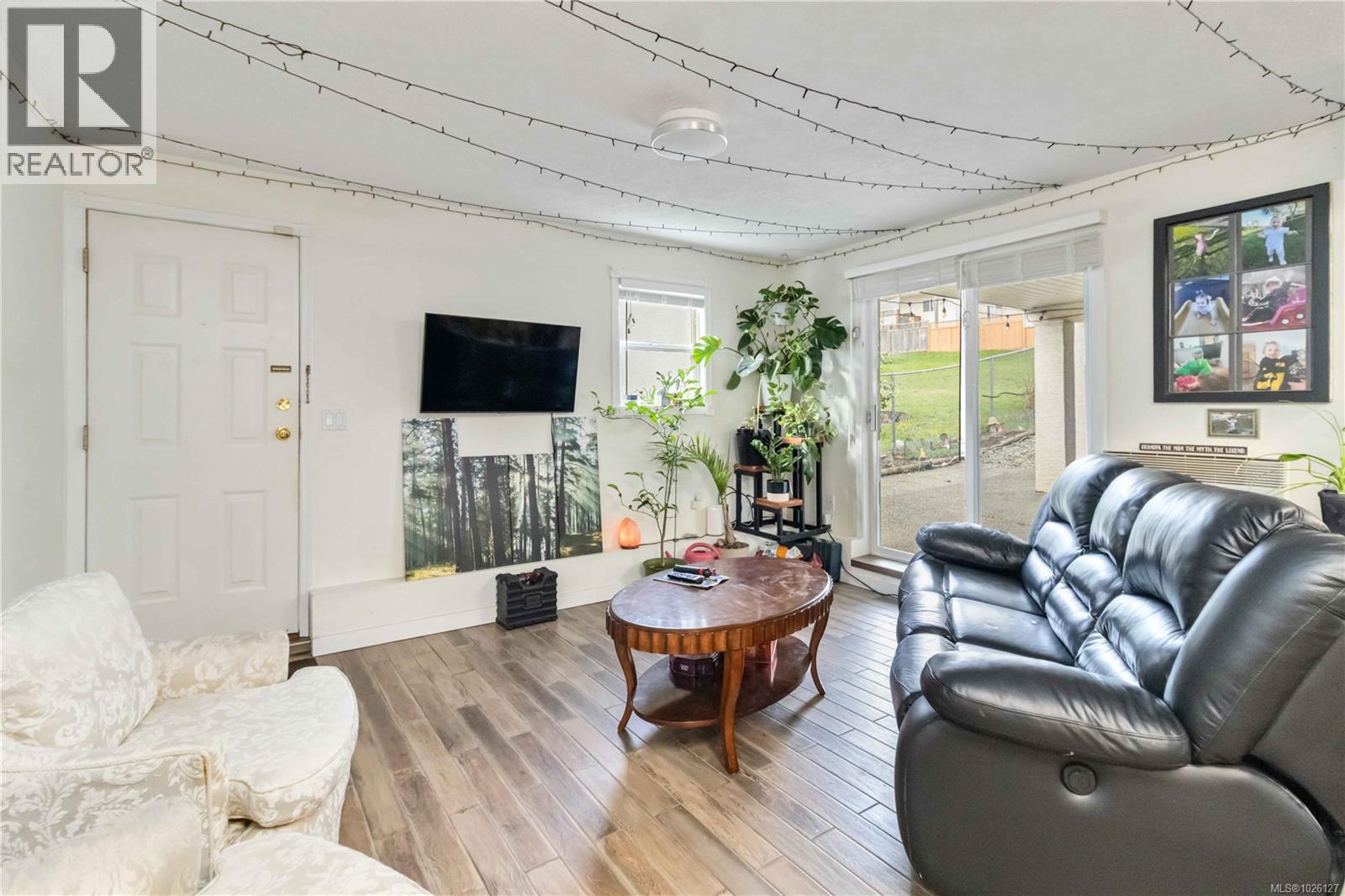  886 Lodi Avenue, Saanich