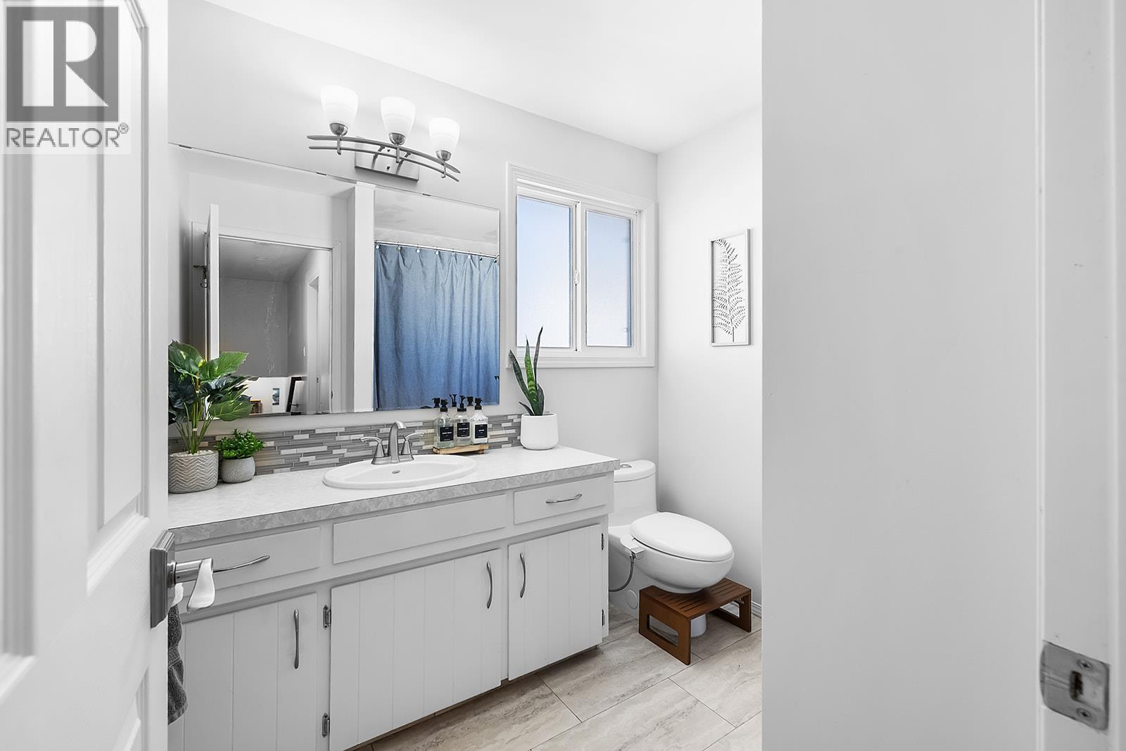 2708 2A Street S, Cranbrook