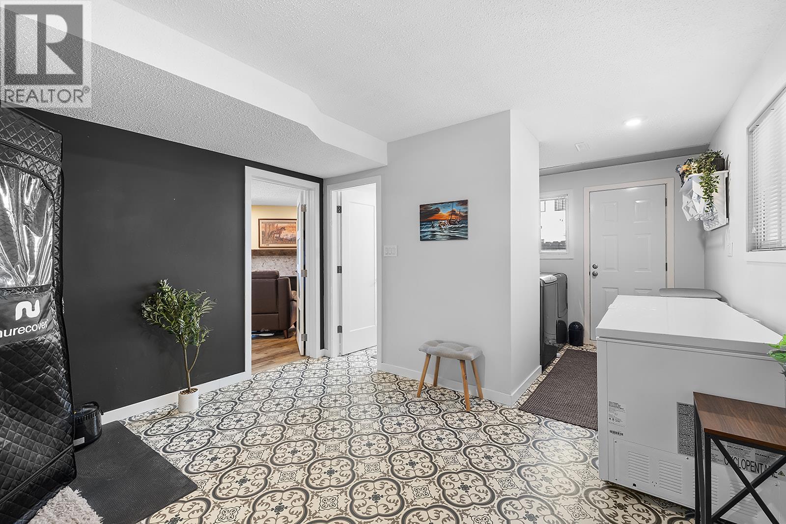 2708 2A Street S, Cranbrook