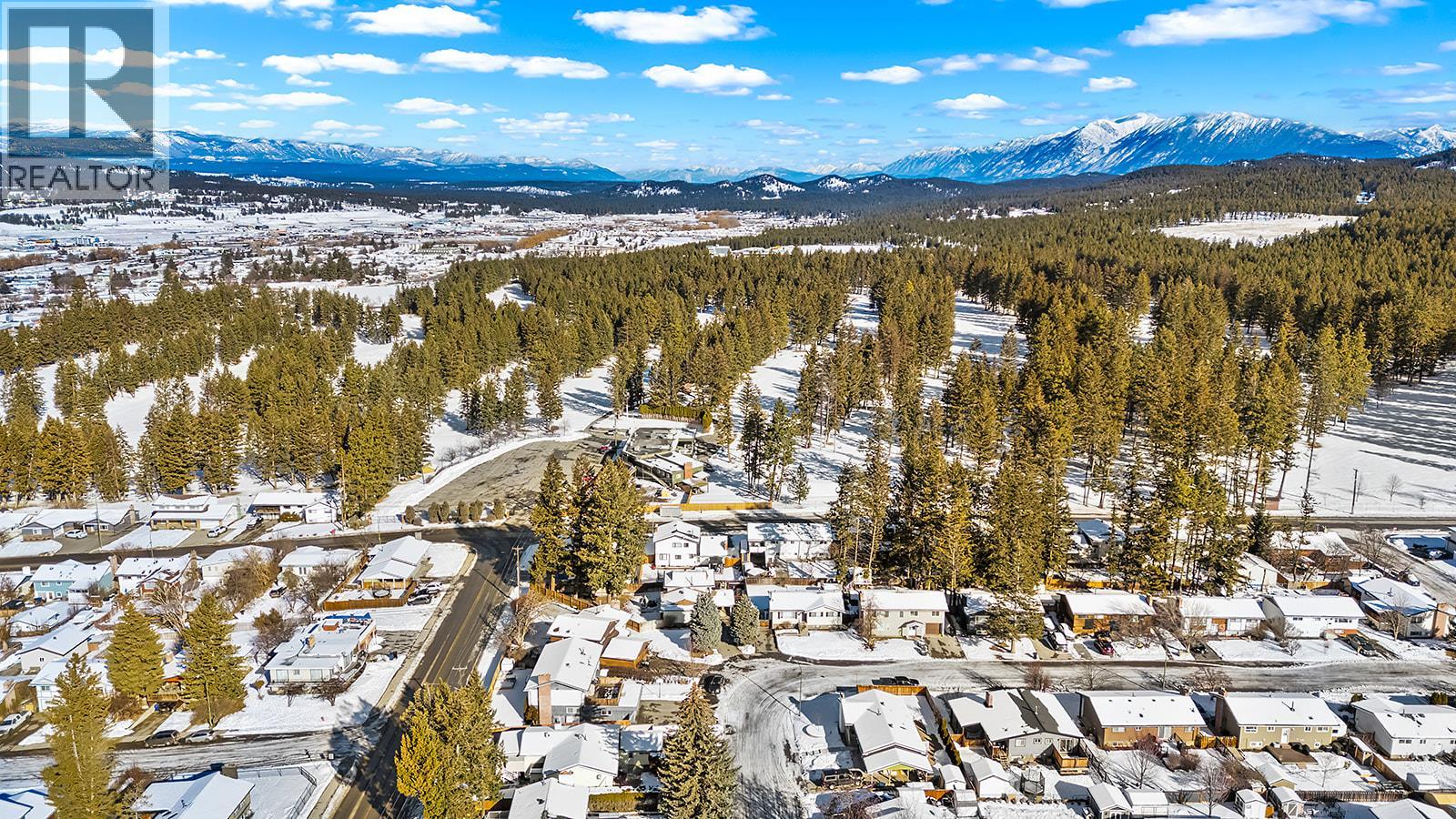 2708 2A Street S, Cranbrook