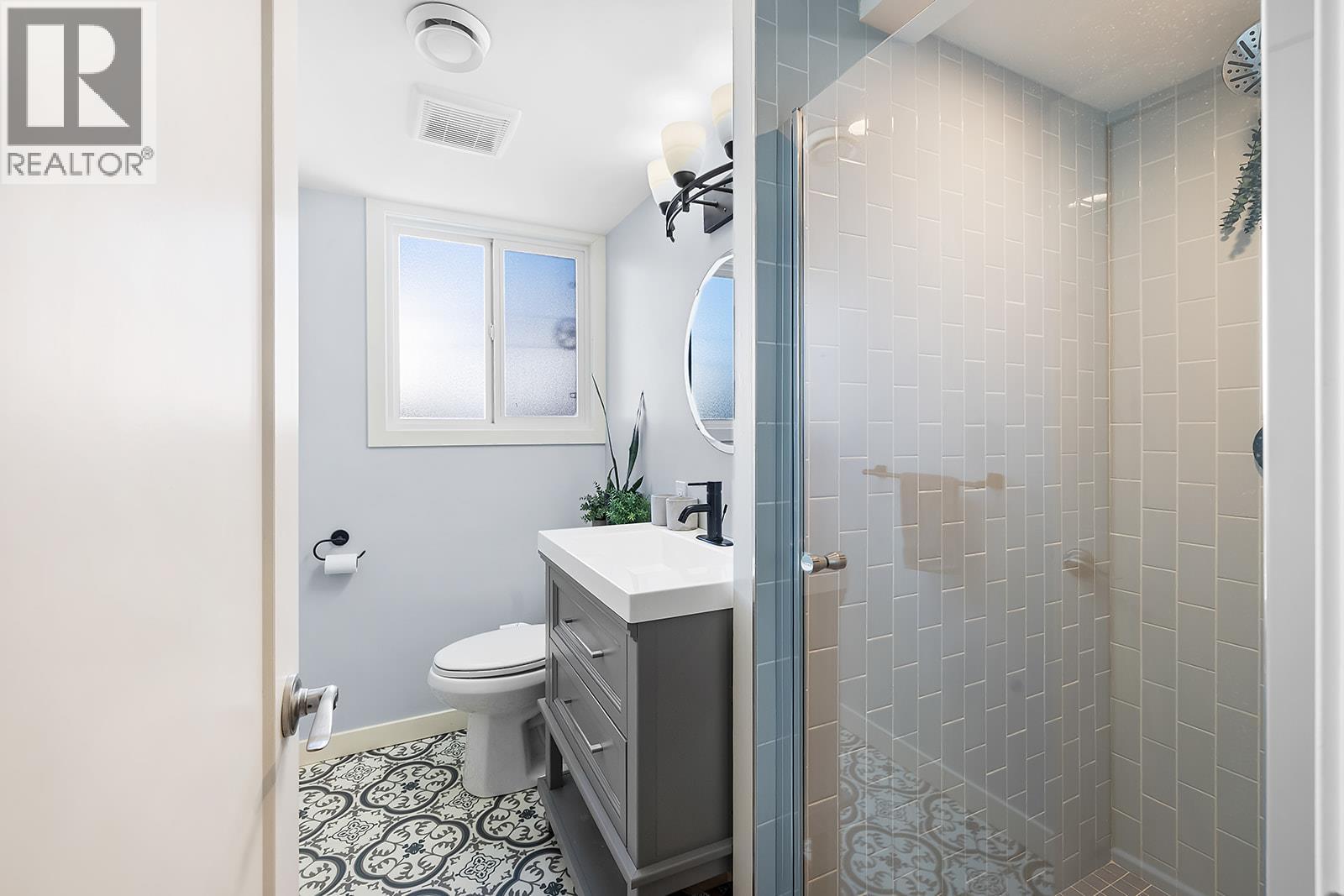 2708 2A Street S, Cranbrook