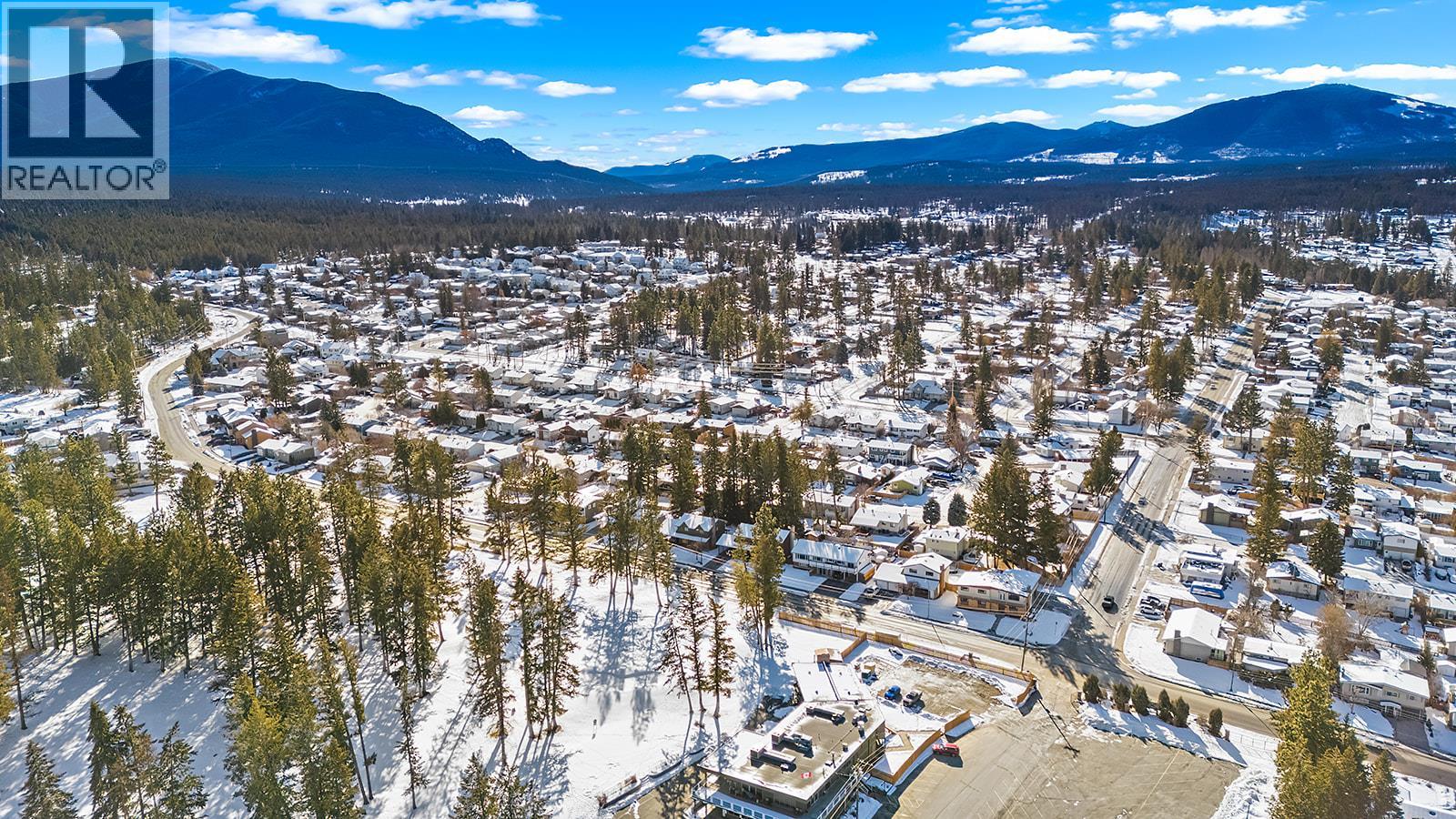 2708 2A Street S, Cranbrook