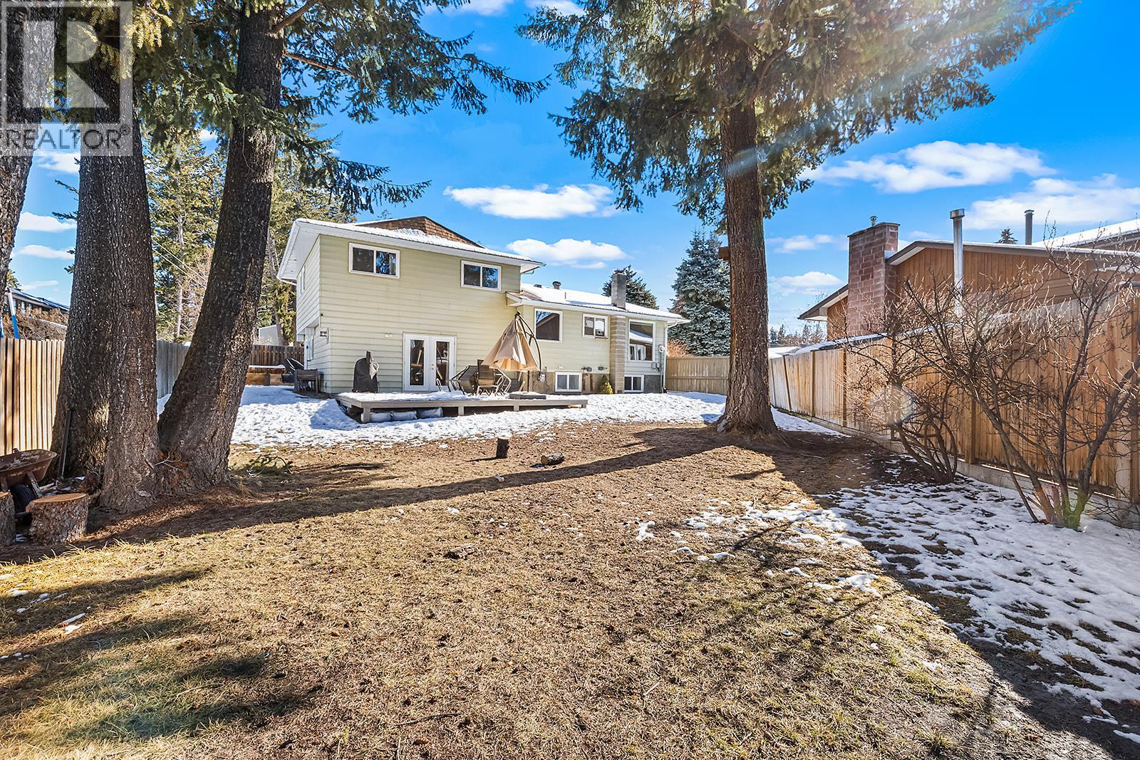 2708 2A Street S, Cranbrook