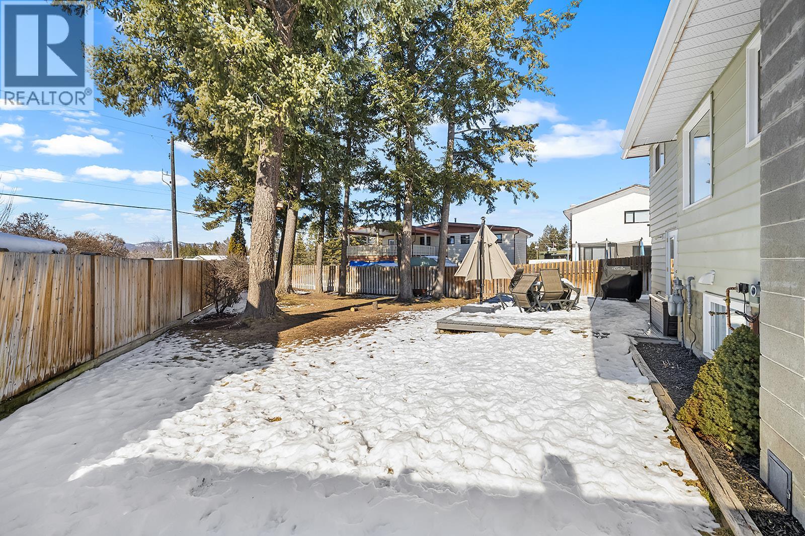 2708 2A Street S, Cranbrook