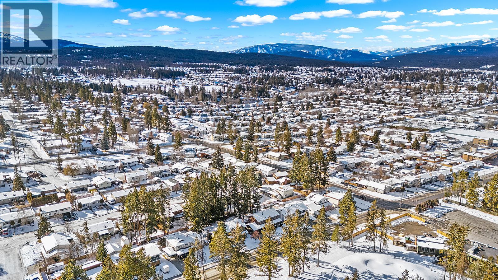 2708 2A Street S, Cranbrook