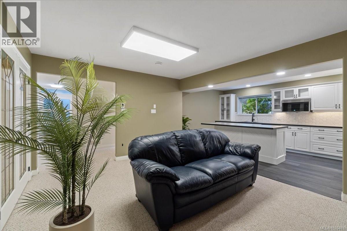 1254 Saturna Dr, Parksville