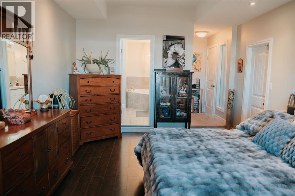 
          622 25 Street
            <br/>
            <span>Wainwright</span>
            , 
            <span>AB</span>
             <span>T9W0B7</span>
         - Photo 27