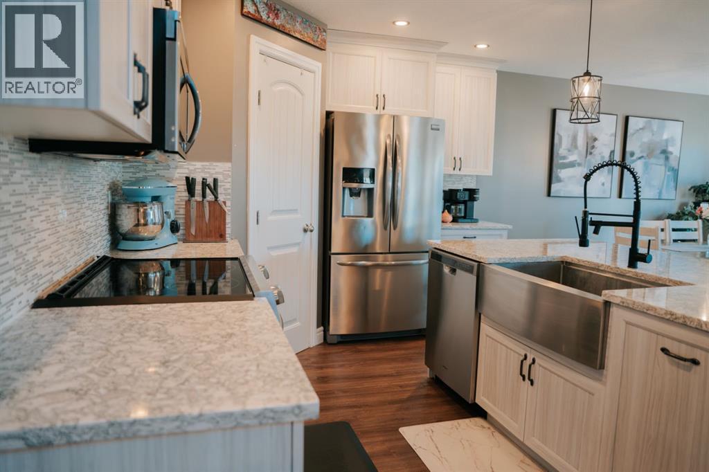 
          622 25 Street
            <br/>
            <span>Wainwright</span>
            , 
            <span>AB</span>
             <span>T9W0B7</span>
         - Photo 9