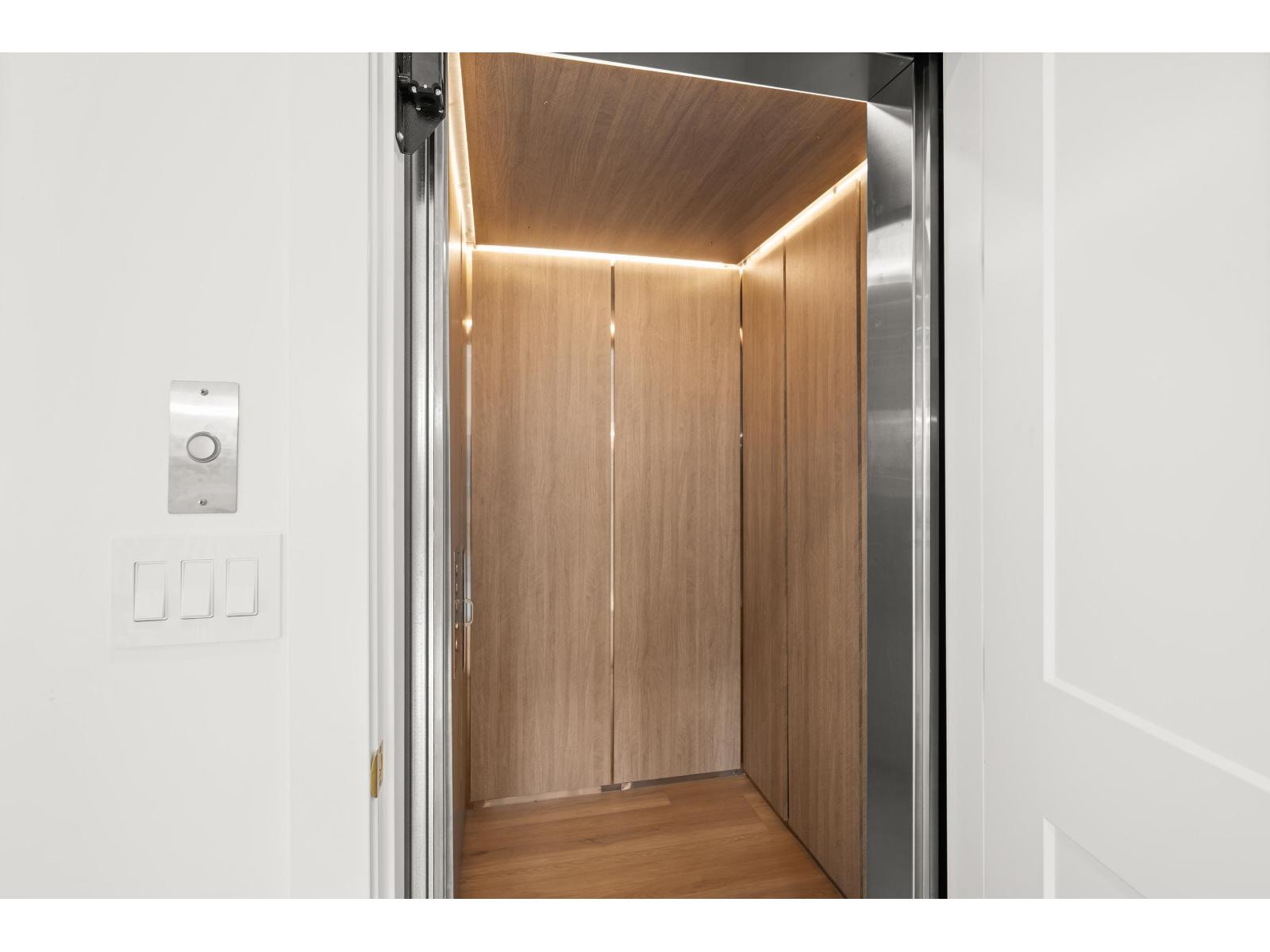 1113 DOLPHIN STREET, White Rock