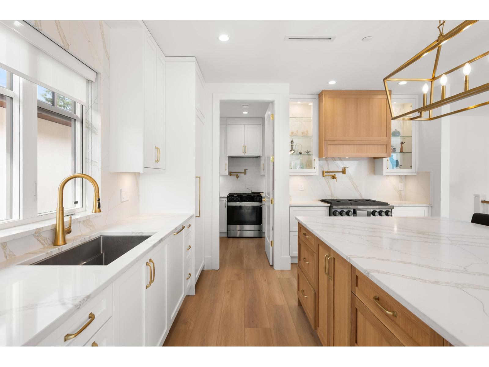 1113 DOLPHIN STREET, White Rock