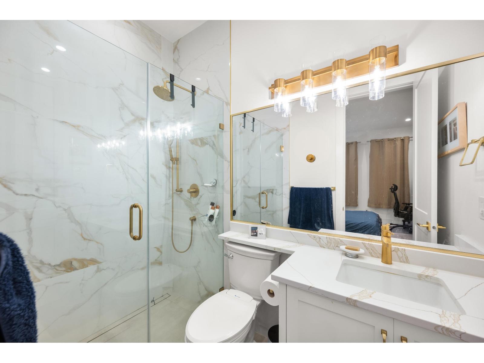 1113 DOLPHIN STREET, White Rock