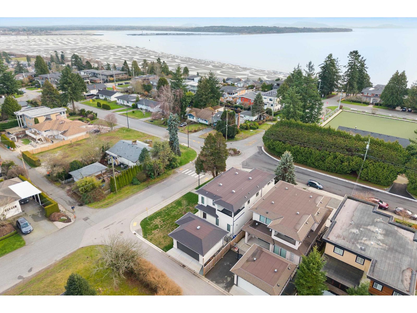 1113 DOLPHIN STREET, White Rock